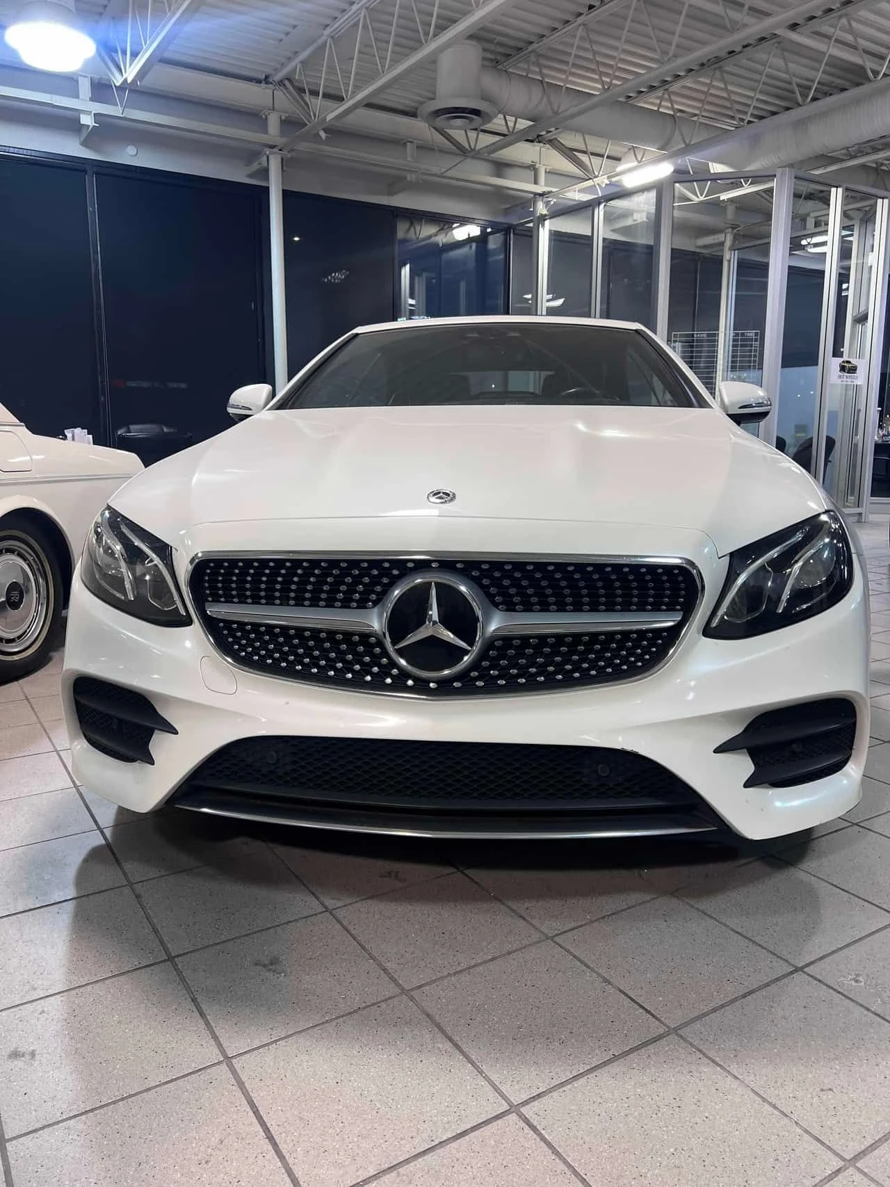 Mercedes-Benz E 400  CARFAX / DISTRONIC / BURMESTER/ ОБДУХВАНЕ /CABRIO, снимка 6 - Автомобили и джипове - 53824546
