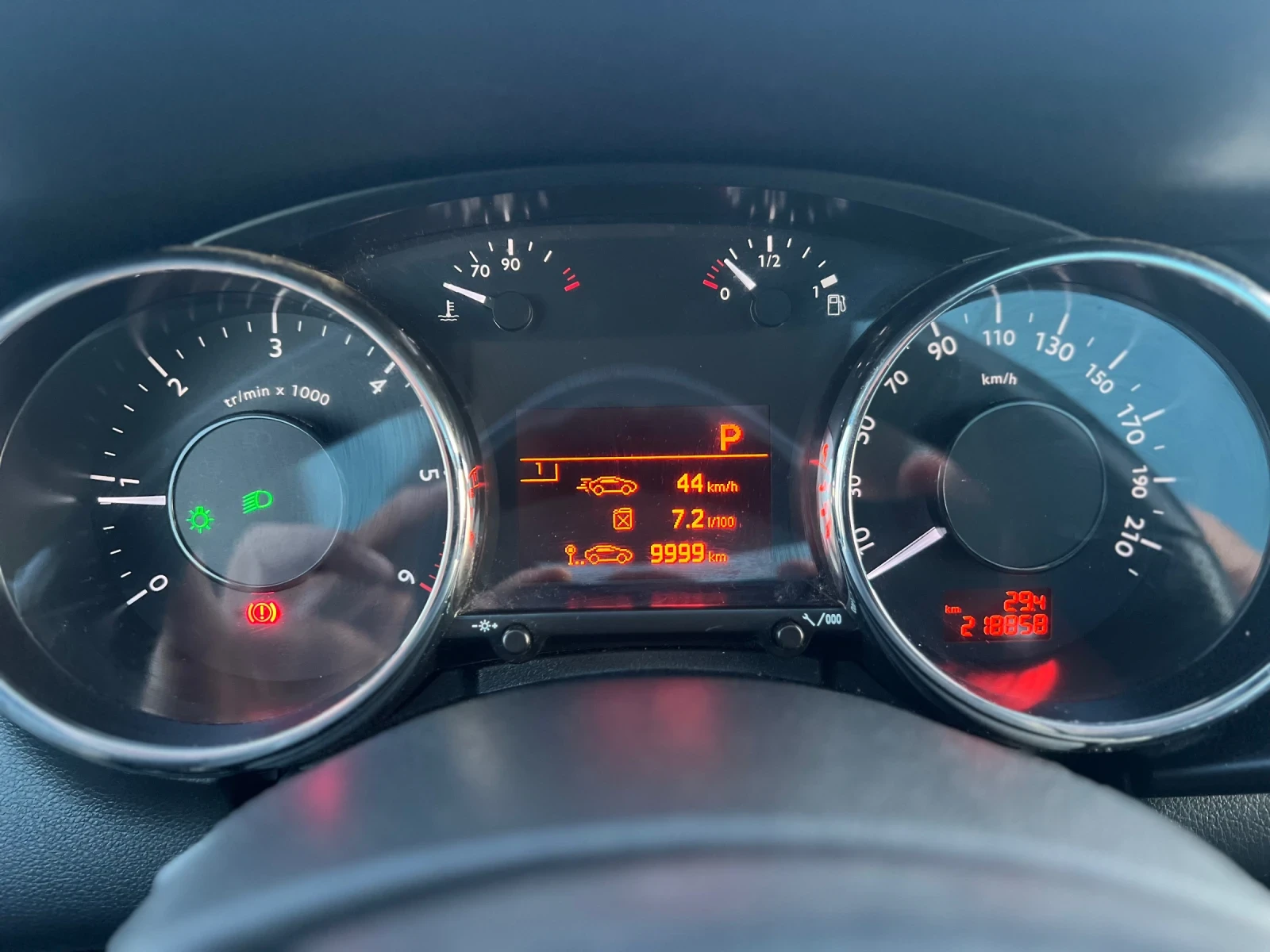 Peugeot 3008 2.0 HDI 163кс NAVI PANORAMA AVTOMAT, снимка 13 - Автомобили и джипове - 54114472