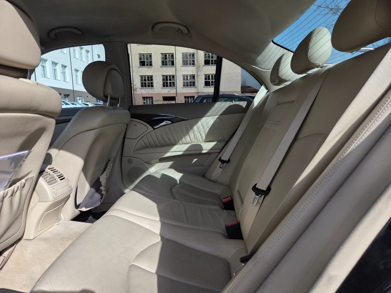 Mercedes-Benz E 280, снимка 13 - Автомобили и джипове - 54195753