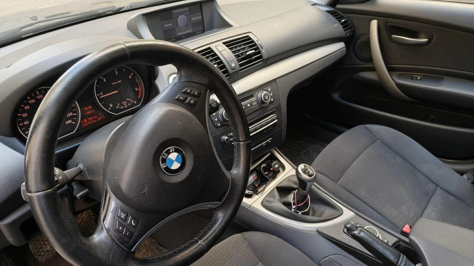 BMW 118, снимка 2 - Автомобили и джипове - 54231168