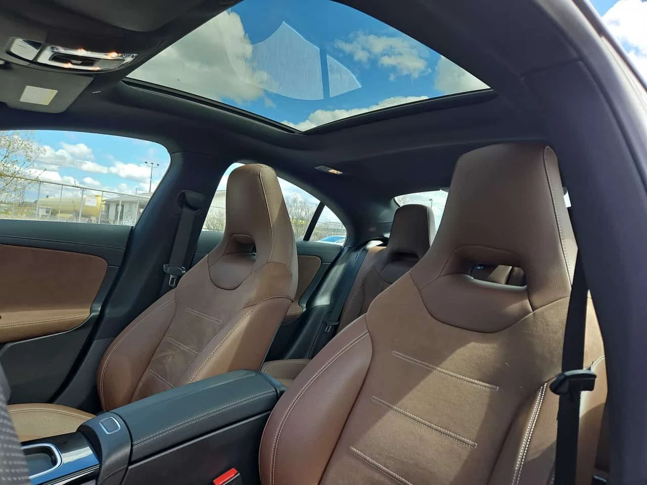 Mercedes-Benz CLA AMG 35 /360/DISTRONIC/HEAD UP , снимка 16 - Автомобили и джипове - 54384717