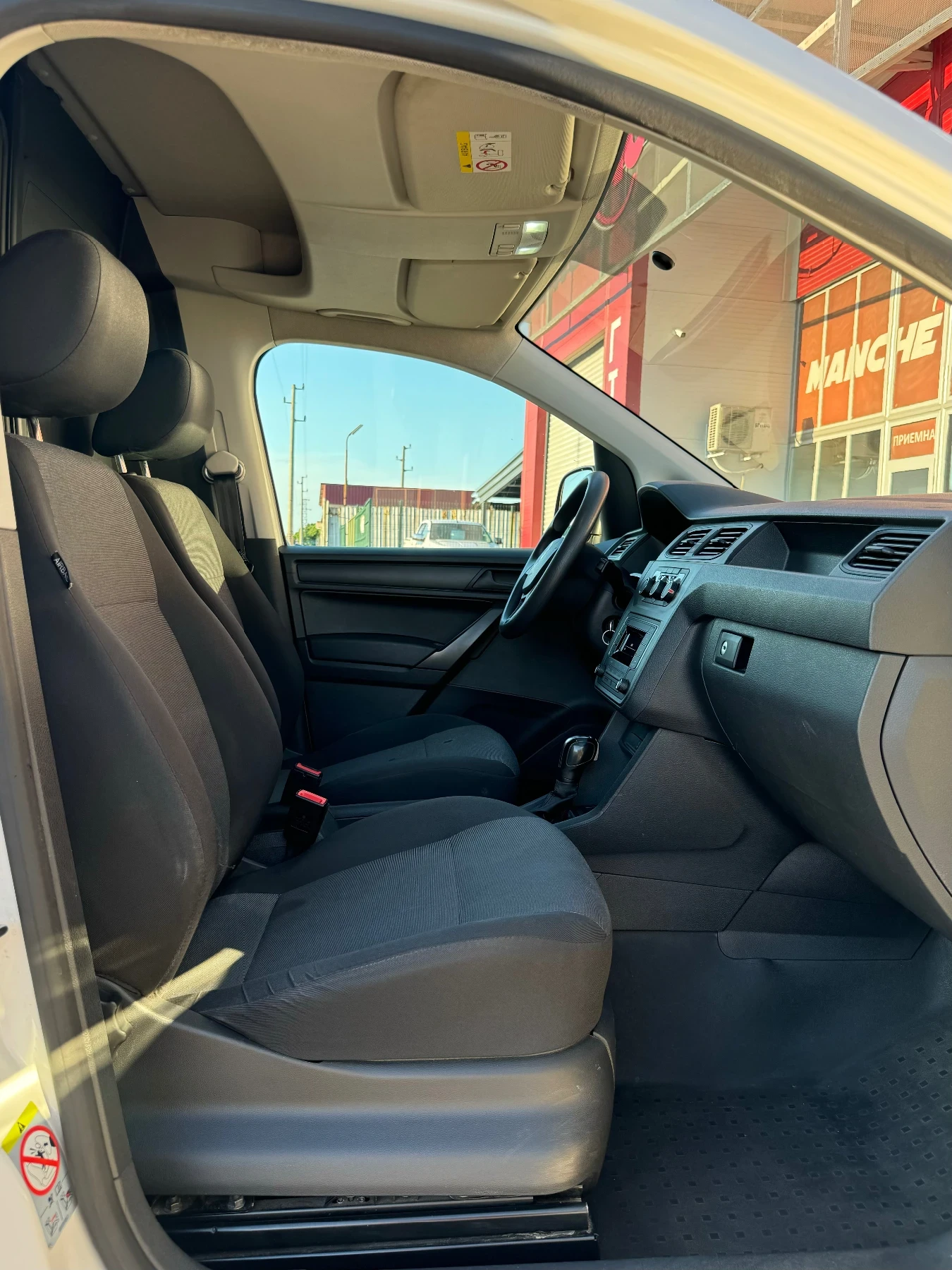 VW Caddy 1.4 TGi MAXI, снимка 13 - Автомобили и джипове - 54865613