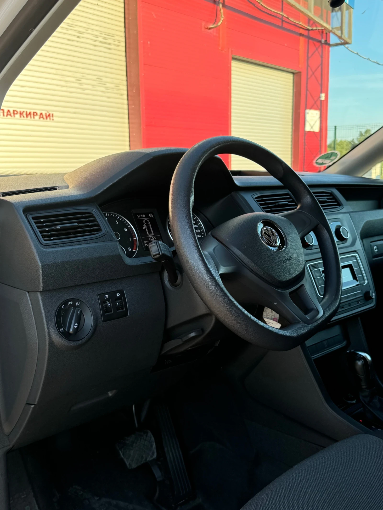 VW Caddy 1.4 TGi MAXI, снимка 12 - Автомобили и джипове - 54865613