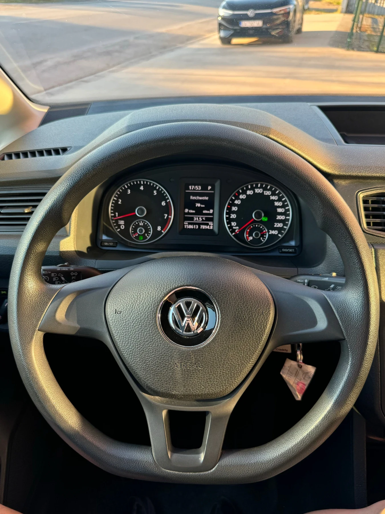 VW Caddy 1.4 TGi MAXI, снимка 16 - Автомобили и джипове - 54865613