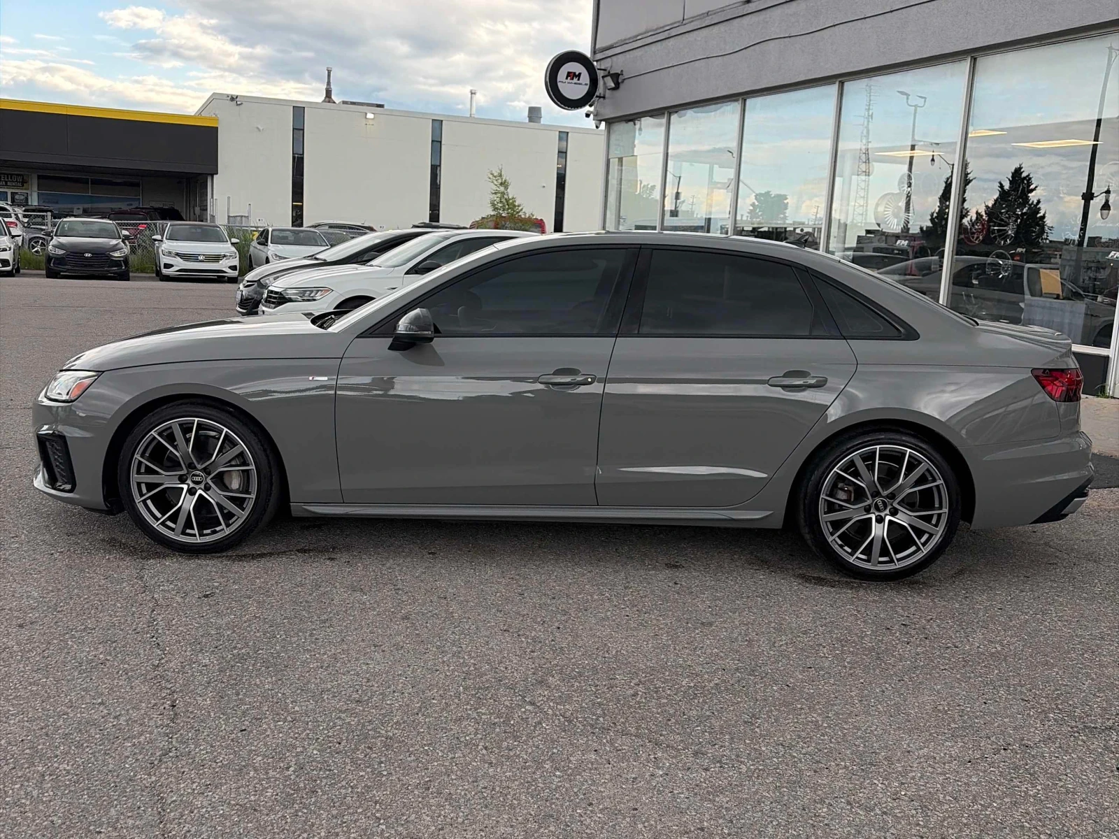 Audi A4 Progressiv TFSI* DIGITAL* 360* CARFAX* АВТО КРЕДИТ, снимка 3 - Автомобили и джипове - 55011870