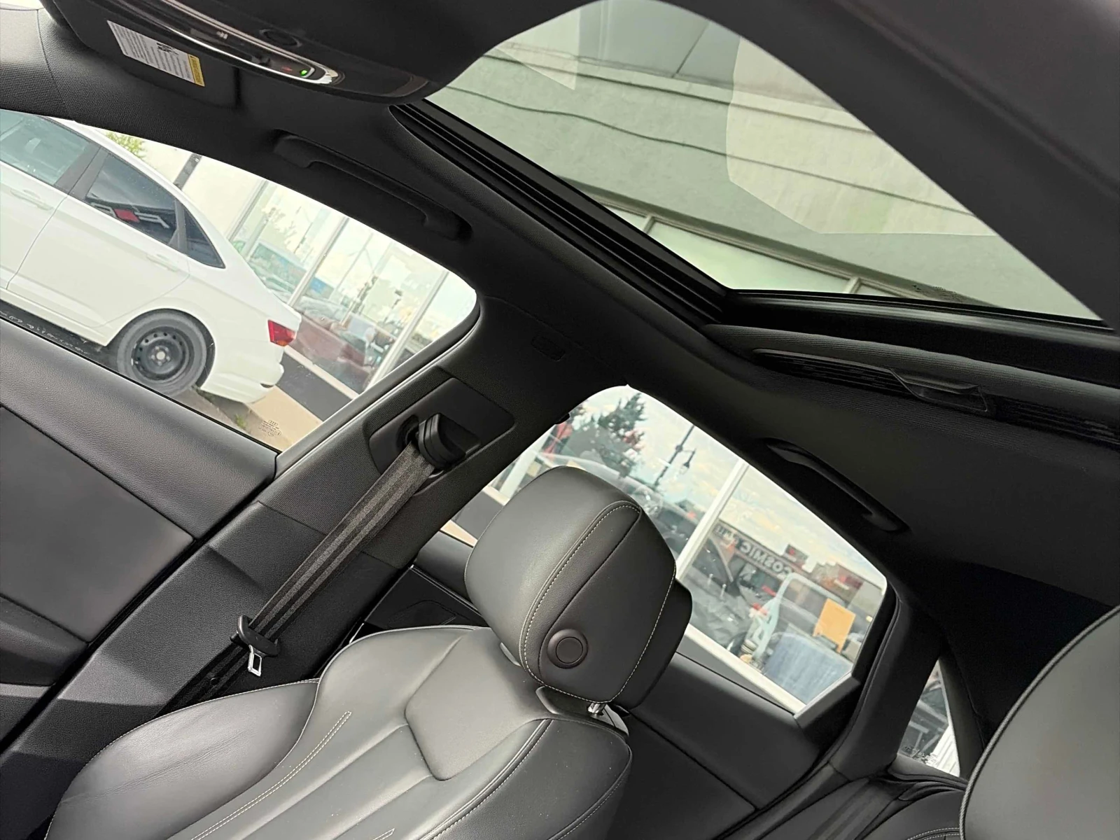 Audi A4 Progressiv TFSI* DIGITAL* 360* CARFAX* АВТО КРЕДИТ, снимка 10 - Автомобили и джипове - 55011870