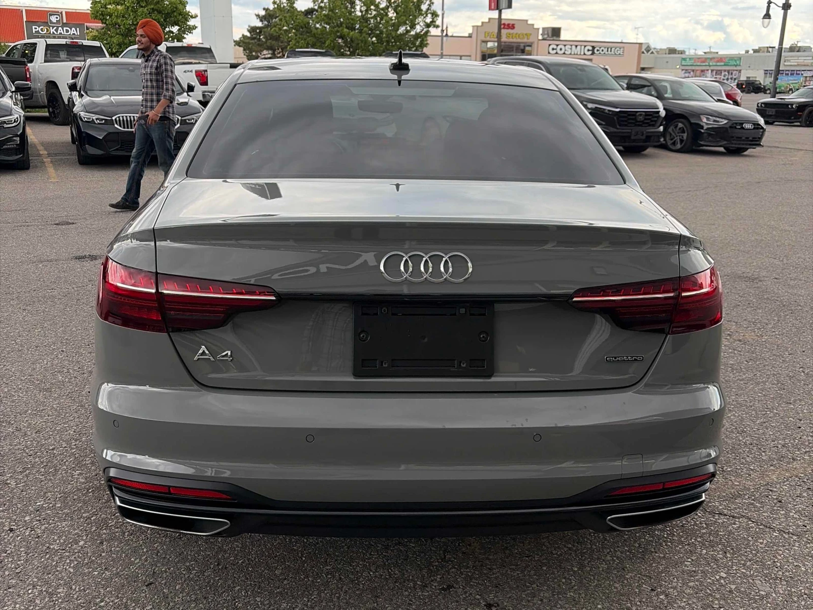 Audi A4 Progressiv TFSI* DIGITAL* 360* CARFAX* АВТО КРЕДИТ, снимка 5 - Автомобили и джипове - 55011870