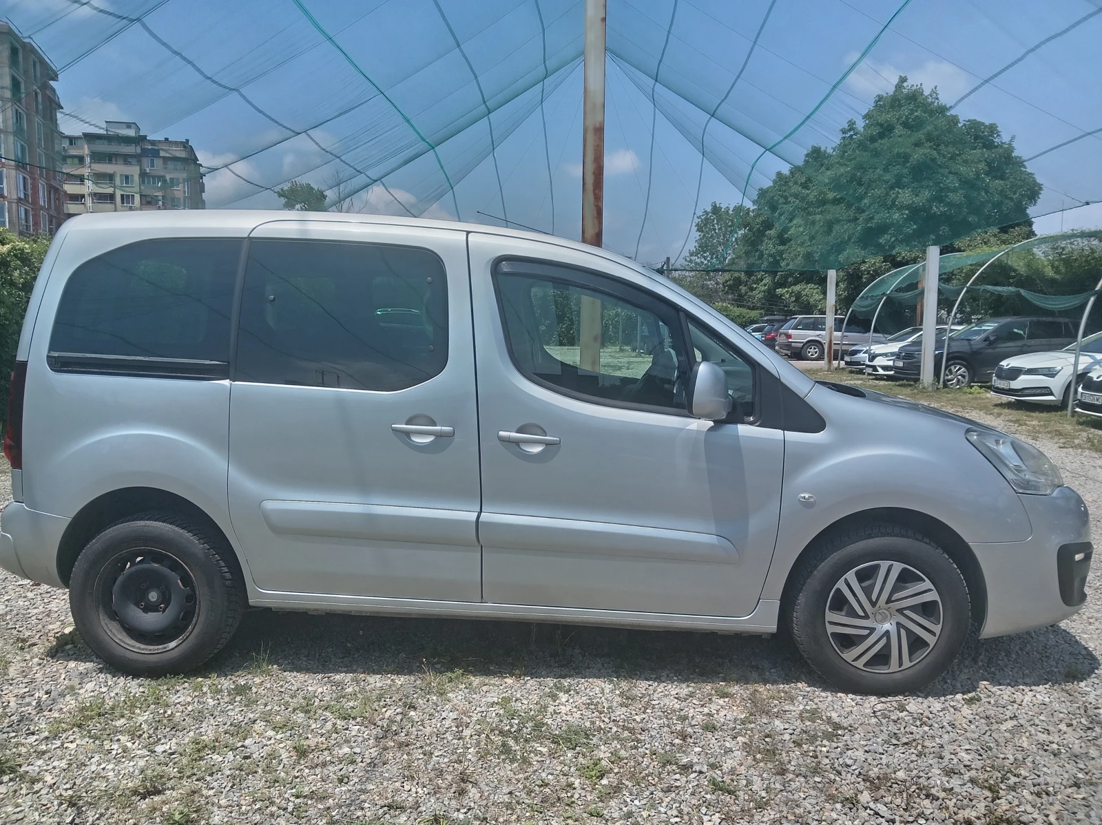 Citroen Berlingo 1.6HDI , снимка 6 - Автомобили и джипове - 55146522