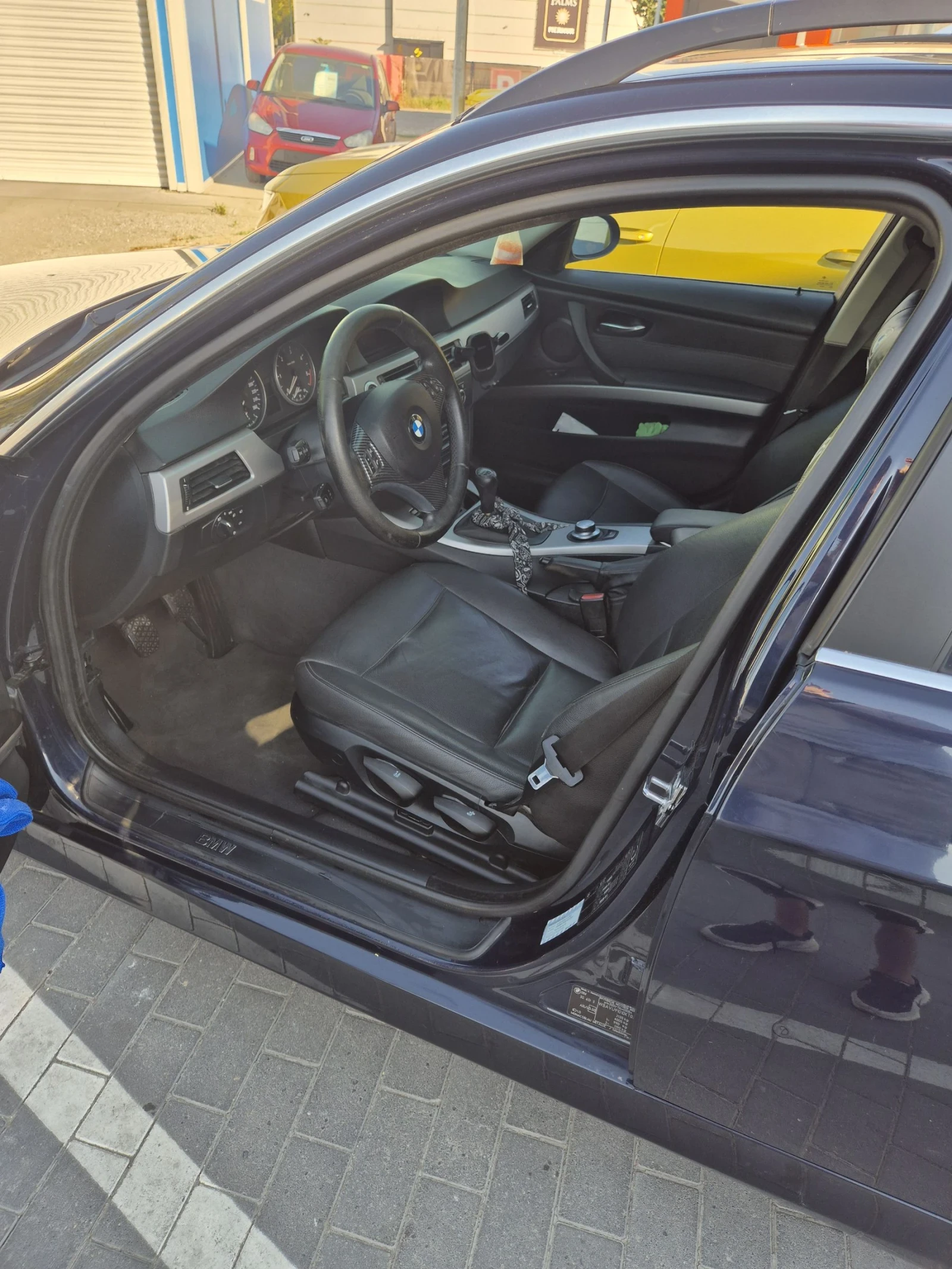 BMW 330, снимка 8 - Автомобили и джипове - 55493584