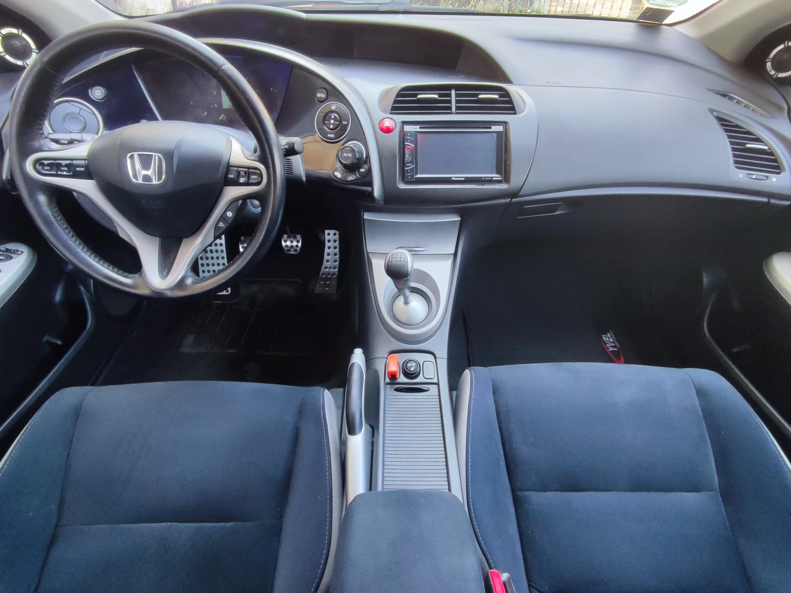 Honda Civic 1.8 VTEC Sport, снимка 8 - Автомобили и джипове - 55530615