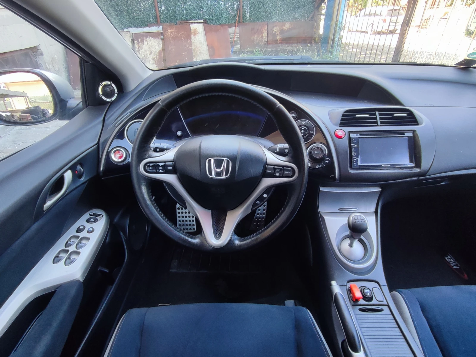 Honda Civic 1.8 VTEC Sport, снимка 9 - Автомобили и джипове - 55530615