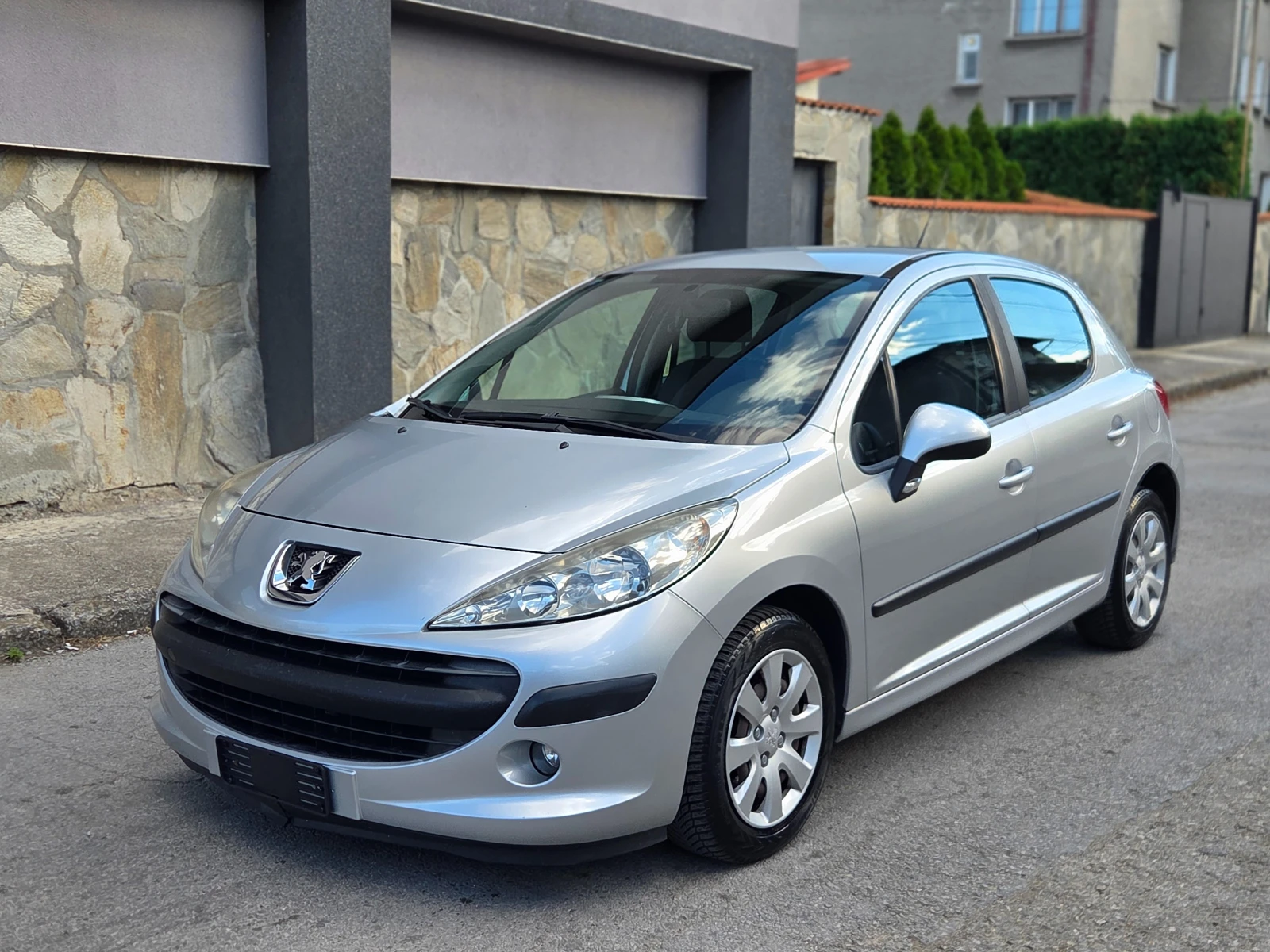 Peugeot 207 1.4i 75к.с. УНИКАЛНО