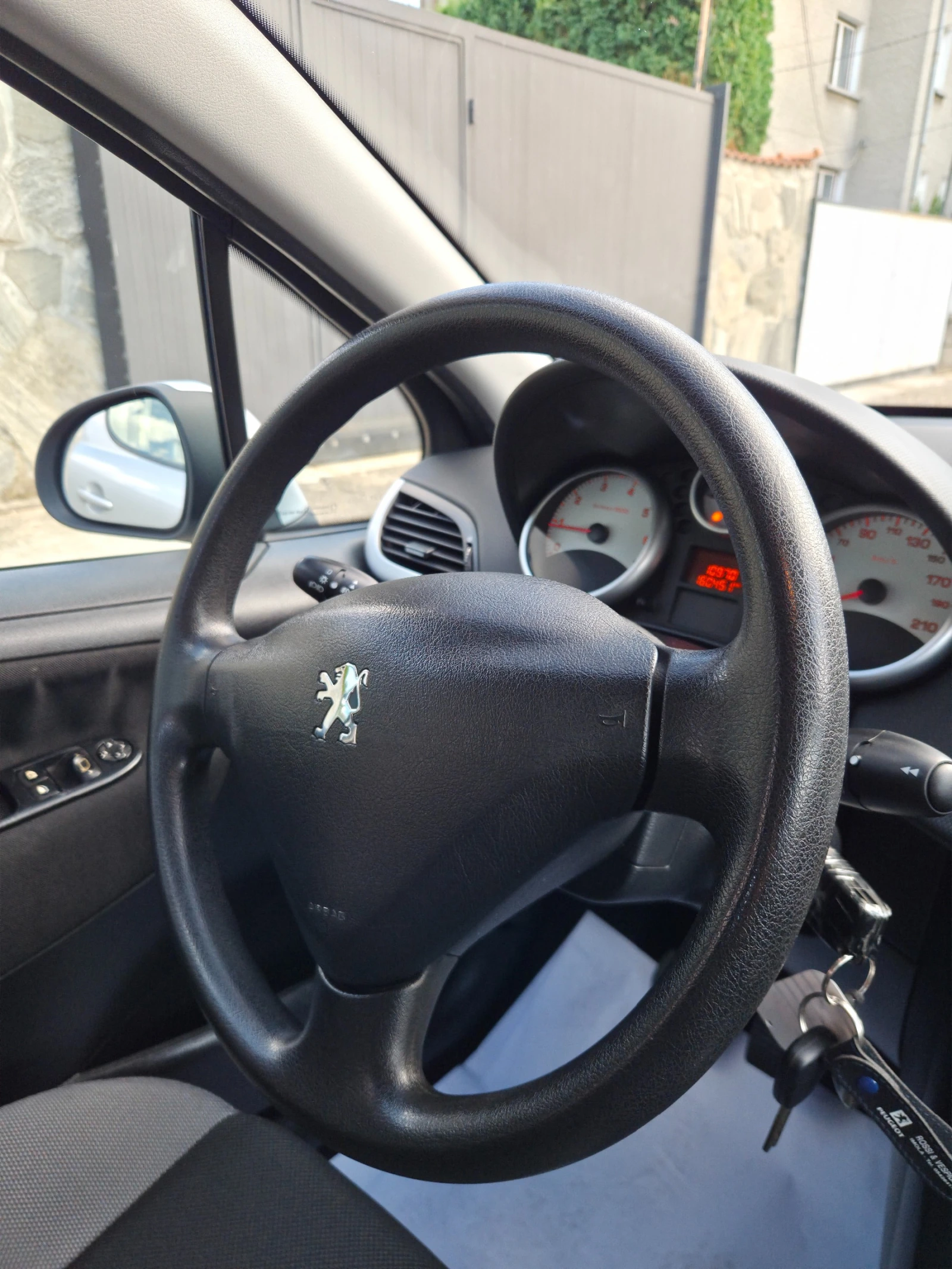 Peugeot 207 1.4i 75к.с. УНИКАЛНО, снимка 10 - Автомобили и джипове - 56258703