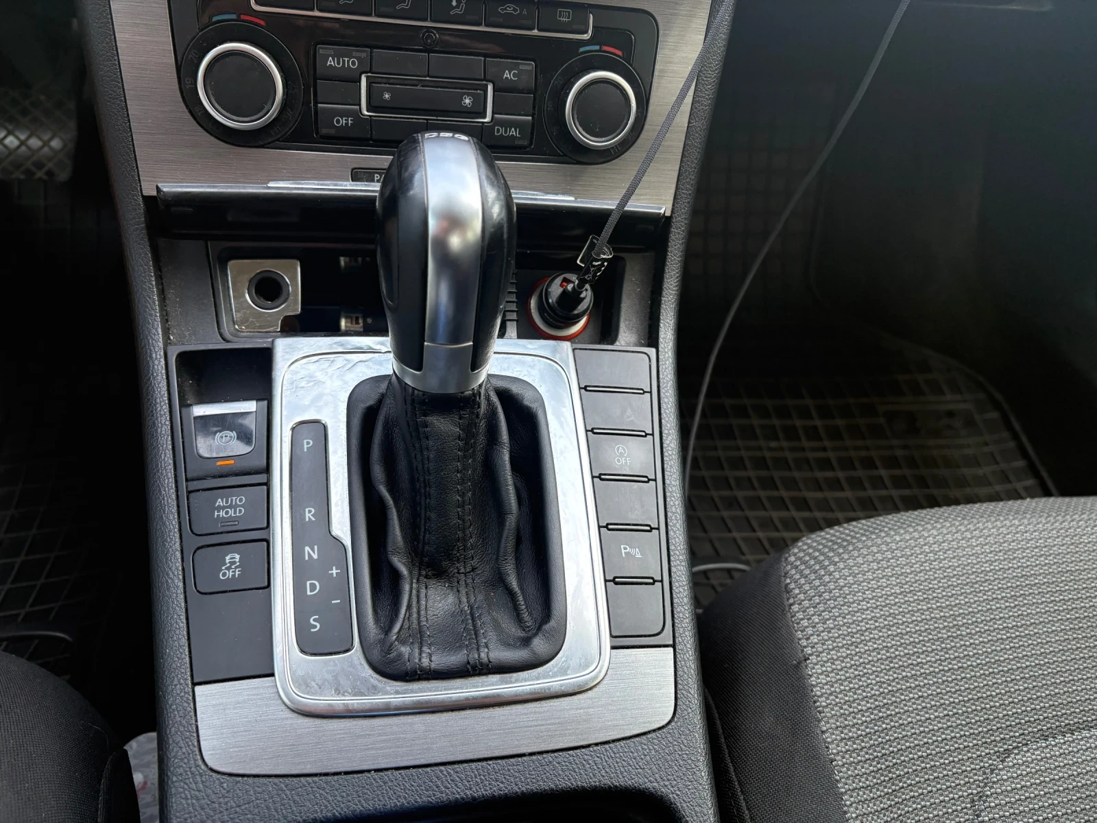 VW Passat B7, снимка 12 - Автомобили и джипове - 56329183