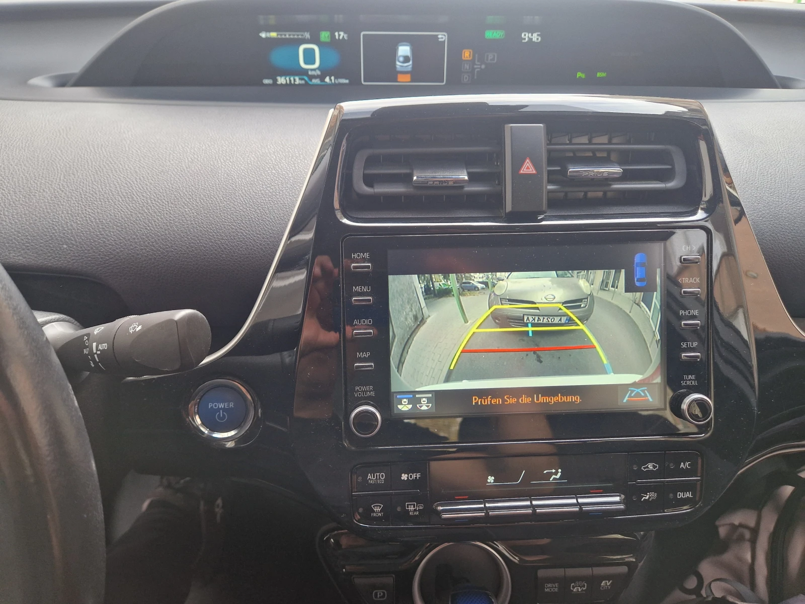Toyota Prius Plug in Hybrid, снимка 15 - Автомобили и джипове - 56615524