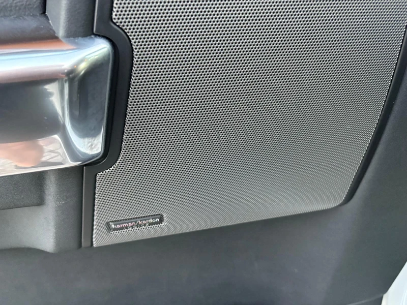 Land Rover Discovery 4x4/5.0/LR4/HSE/V8/Auto/PANO/3TV/Kam/NAVI/H&K/TOP!, снимка 12 - Автомобили и джипове - 51737994