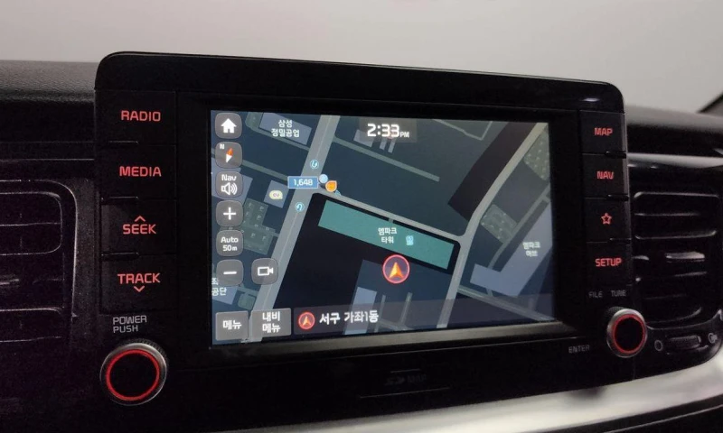 Kia Stonic Diesel 1.6 Trendy * НАЙ-ДОБРА ЦЕНА В БЪЛГАРИЯ* , снимка 14 - Автомобили и джипове - 52111878