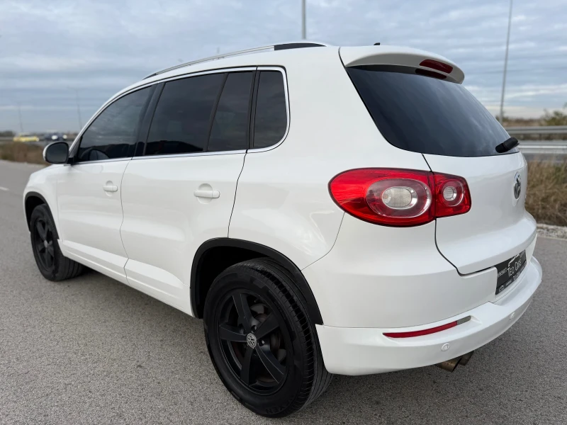 VW Tiguan 2.0 TDI / SPORT / 4MOTION / NAVI / XENON / PECHKA, снимка 5 - Автомобили и джипове - 52726635
