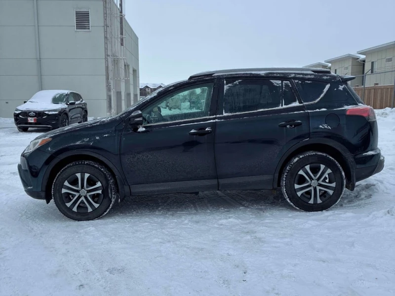 Toyota Rav4 * LE * CARFAX * БЕЗ ПЪРВОНАЧАЛНА ВНОСКА, снимка 2 - Автомобили и джипове - 52940805