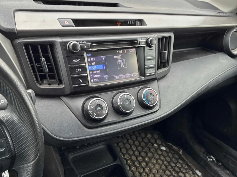 Toyota Rav4 * LE * CARFAX * БЕЗ ПЪРВОНАЧАЛНА ВНОСКА, снимка 9 - Автомобили и джипове - 52940805