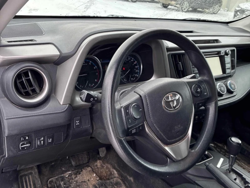 Toyota Rav4 * LE * CARFAX * БЕЗ ПЪРВОНАЧАЛНА ВНОСКА, снимка 16 - Автомобили и джипове - 52940805