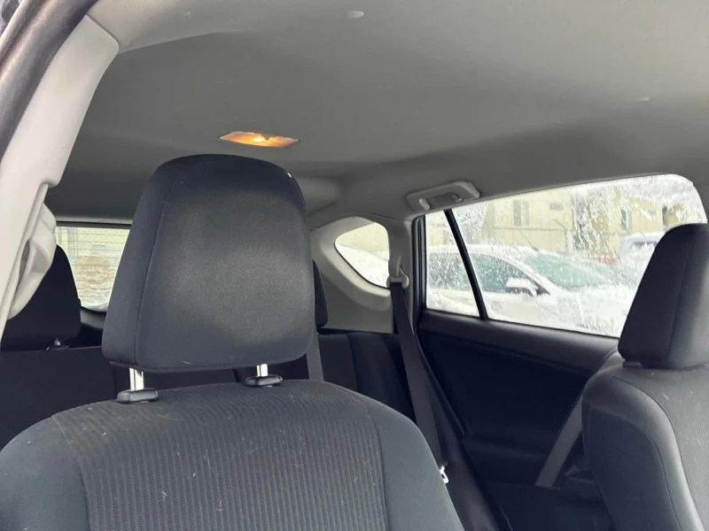 Toyota Rav4 * LE * CARFAX * БЕЗ ПЪРВОНАЧАЛНА ВНОСКА, снимка 12 - Автомобили и джипове - 52940805
