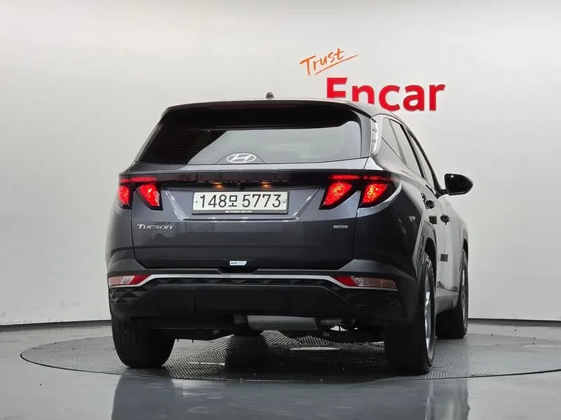 Hyundai Tucson 2.0 4Wd Modern, снимка 4 - Автомобили и джипове - 55651897