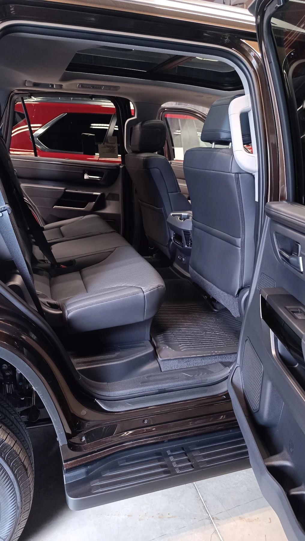 Toyota Sequoia 2024 Нов внос Хибрид  - изображение 8