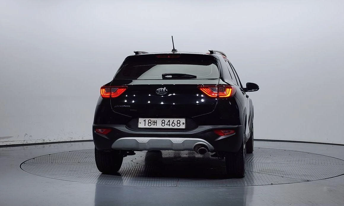 Kia Stonic Diesel 1.6 Trendy * НАЙ-ДОБРА ЦЕНА В БЪЛГАРИЯ*  - изображение 4