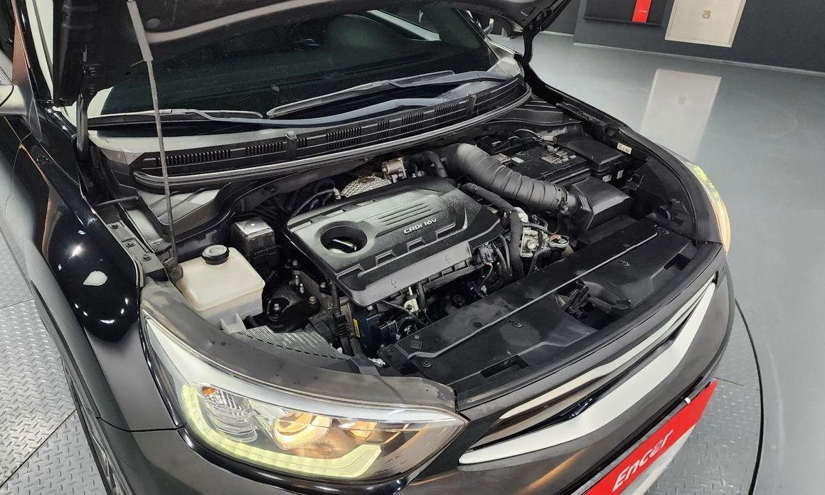 Kia Stonic Diesel 1.6 Trendy * НАЙ-ДОБРА ЦЕНА В БЪЛГАРИЯ*  - изображение 6