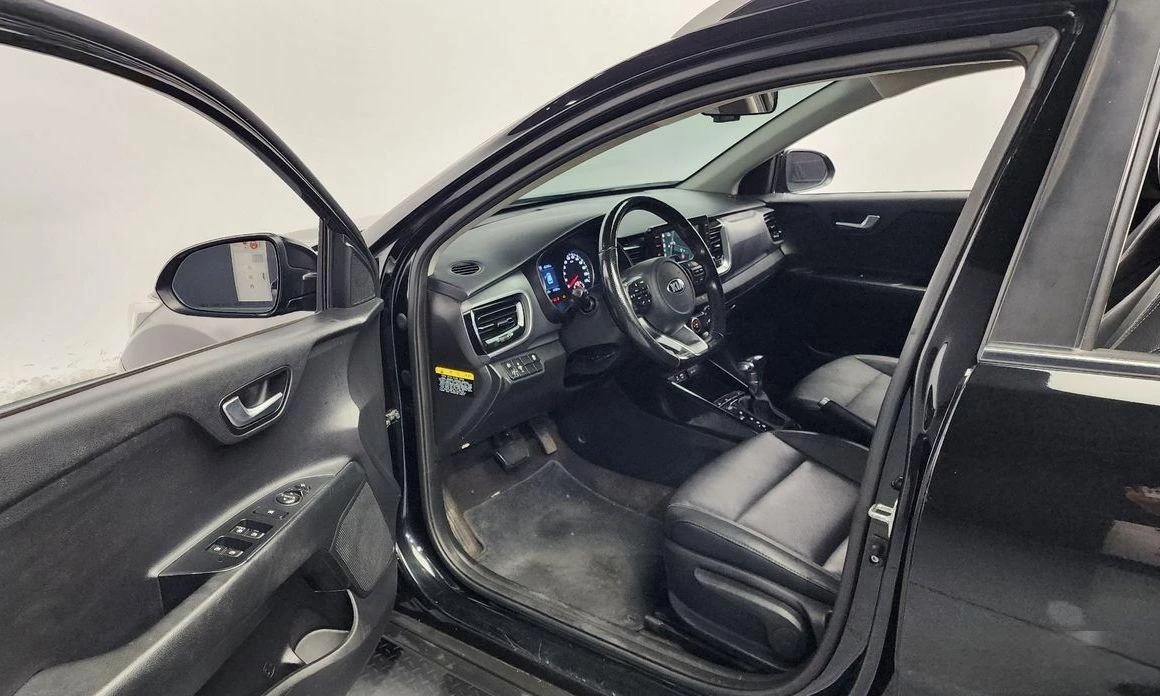 Kia Stonic Diesel 1.6 Trendy * НАЙ-ДОБРА ЦЕНА В БЪЛГАРИЯ*  - изображение 10