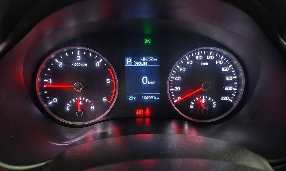 Kia Stonic Diesel 1.6 Trendy * НАЙ-ДОБРА ЦЕНА В БЪЛГАРИЯ*  - изображение 8