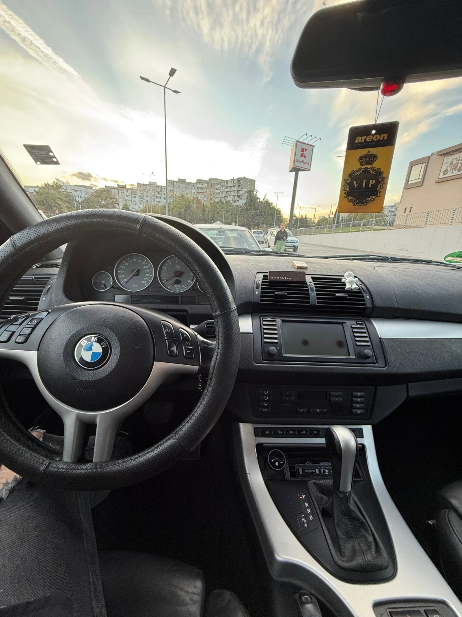 BMW X5 4.6 IS - изображение 8