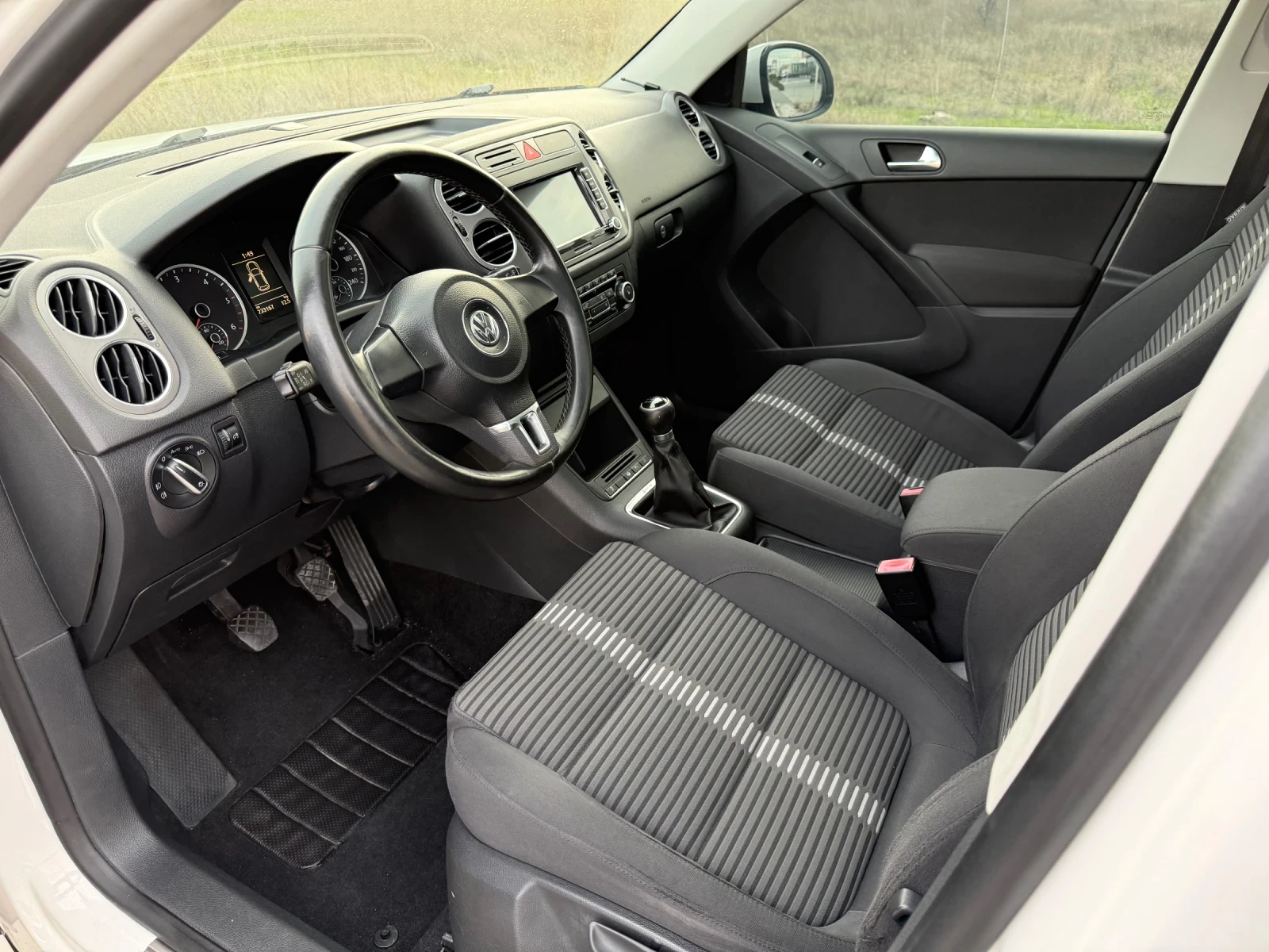 VW Tiguan 2.0 TDI / SPORT / 4MOTION / NAVI / XENON / PECHKA | Mobile.bg   9