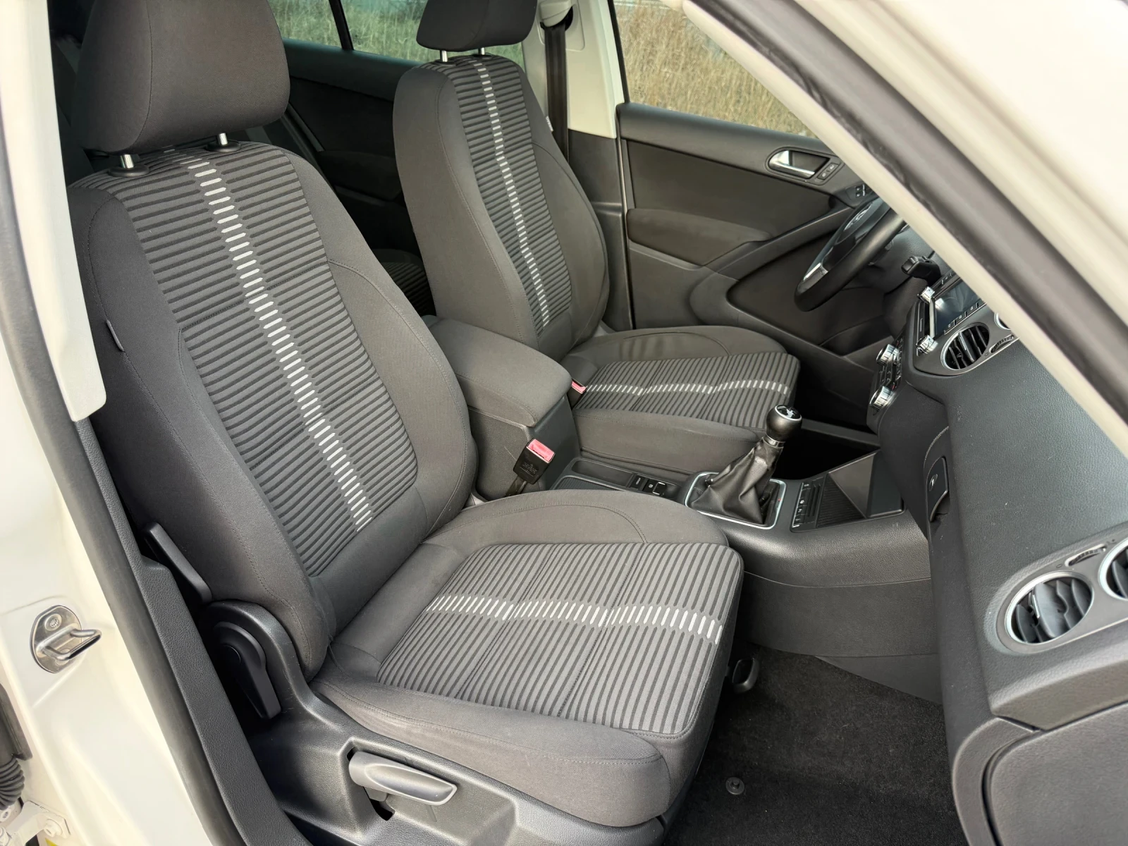 VW Tiguan 2.0 TDI / SPORT / 4MOTION / NAVI / XENON / PECHKA | Mobile.bg   10