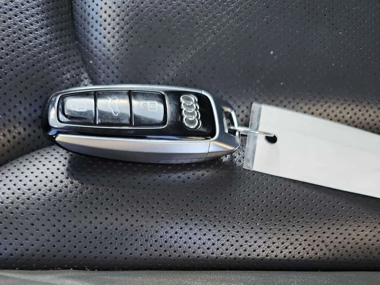 Audi Q8 Progressiv | PANO | ПОДГРЕВИ | KEYLESS | CARFAX - изображение 10