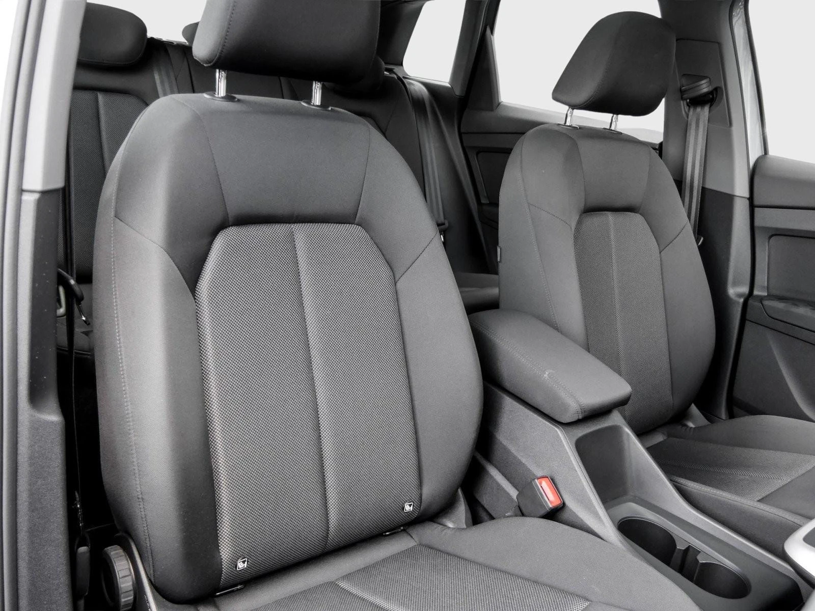 Audi Q4 ETRON/40/204HP/LED/PANO/CAM/NAVI/DIGITAL/231z, снимка 7 - Автомобили и джипове - 54040629