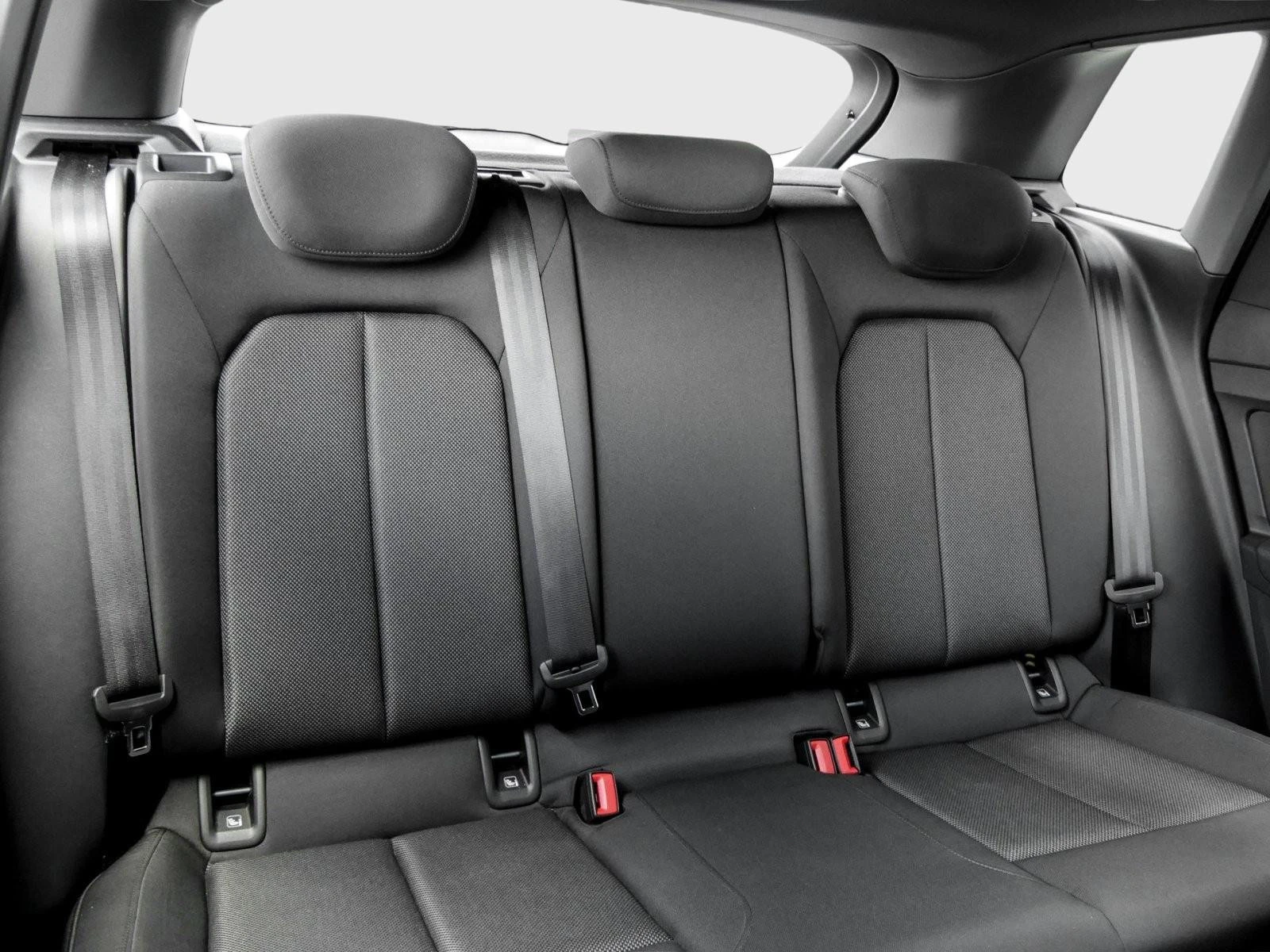 Audi Q4 ETRON/40/204HP/LED/PANO/CAM/NAVI/DIGITAL/231z, снимка 8 - Автомобили и джипове - 54040629