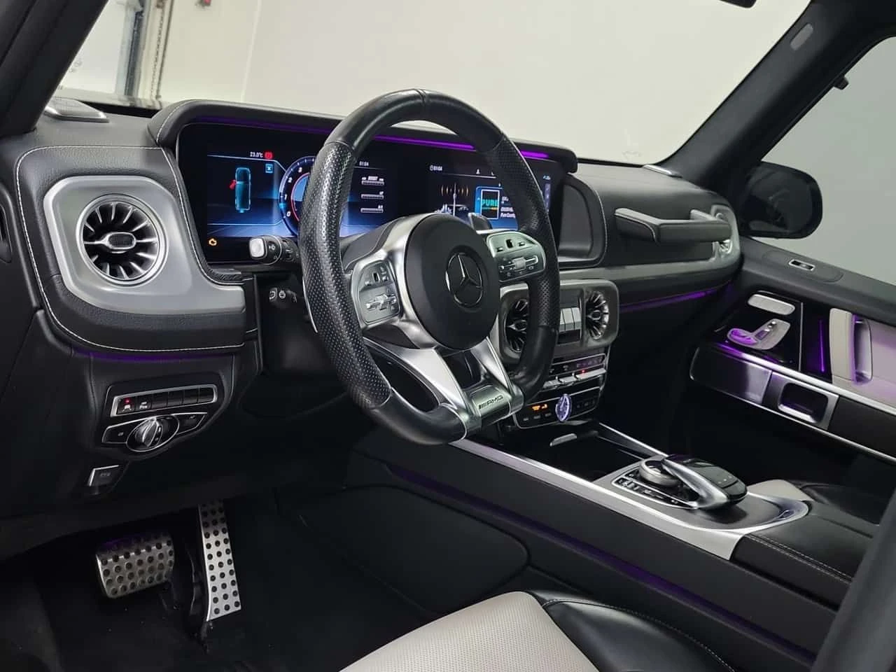 Mercedes-Benz G 63 AMG * CARFAX * BRABUS PACK * БЕЗ ИНЦИДЕНТИ * , снимка 12 - Автомобили и джипове - 55044788