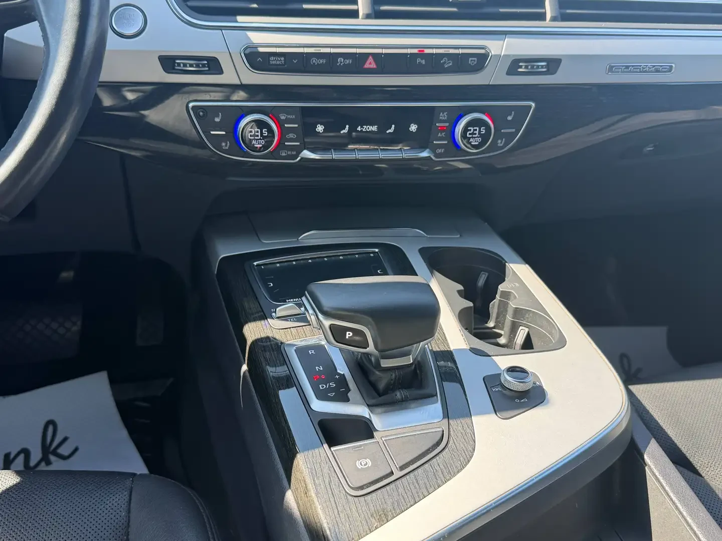 Audi Q7 3.0T* MATRIX* BOSE* ОБДУХВАНЕ* ДИГИТАЛНО* ТАБЛО* , снимка 11 - Автомобили и джипове - 55450443
