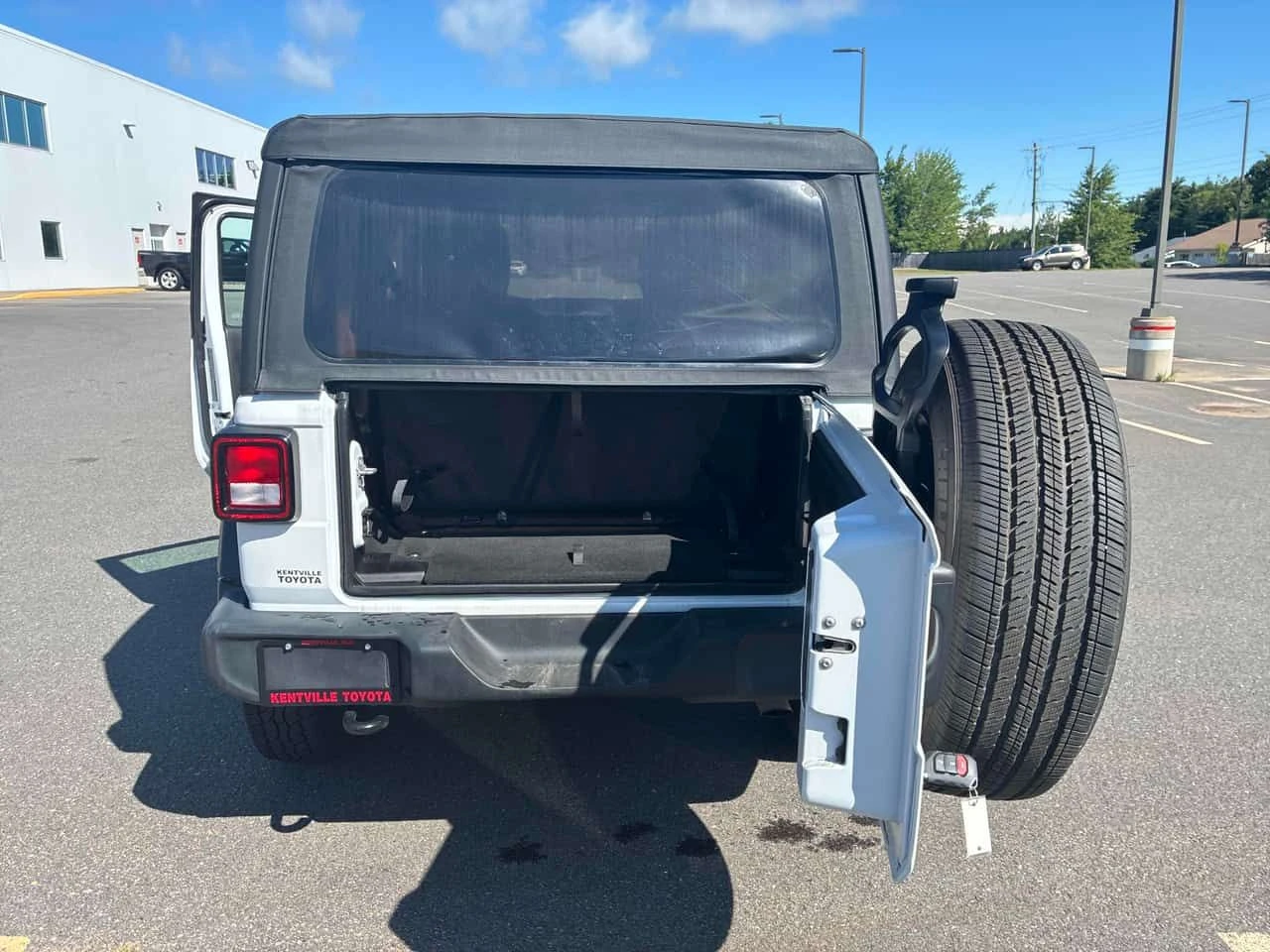Jeep Wrangler * Sport * АВТОКРЕДИТ БЕЗ ПЪРВОНАЧАЛНА ВНОСКА* , снимка 14 - Автомобили и джипове - 55685146