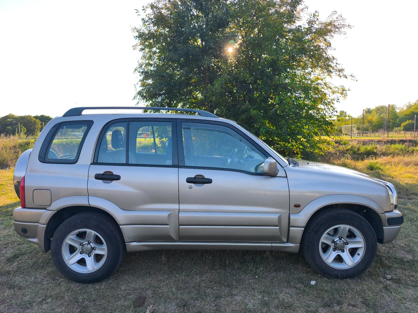 Suzuki Grand vitara, снимка 4 - Автомобили и джипове - 56153146
