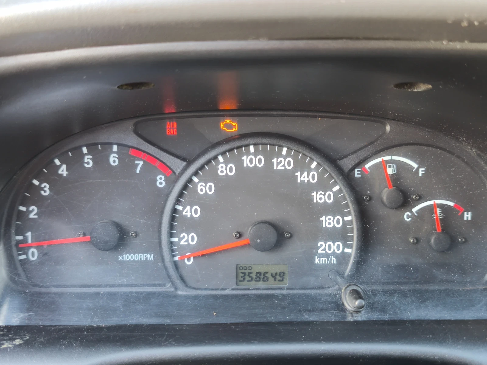 Suzuki Grand vitara, снимка 15 - Автомобили и джипове - 56153146
