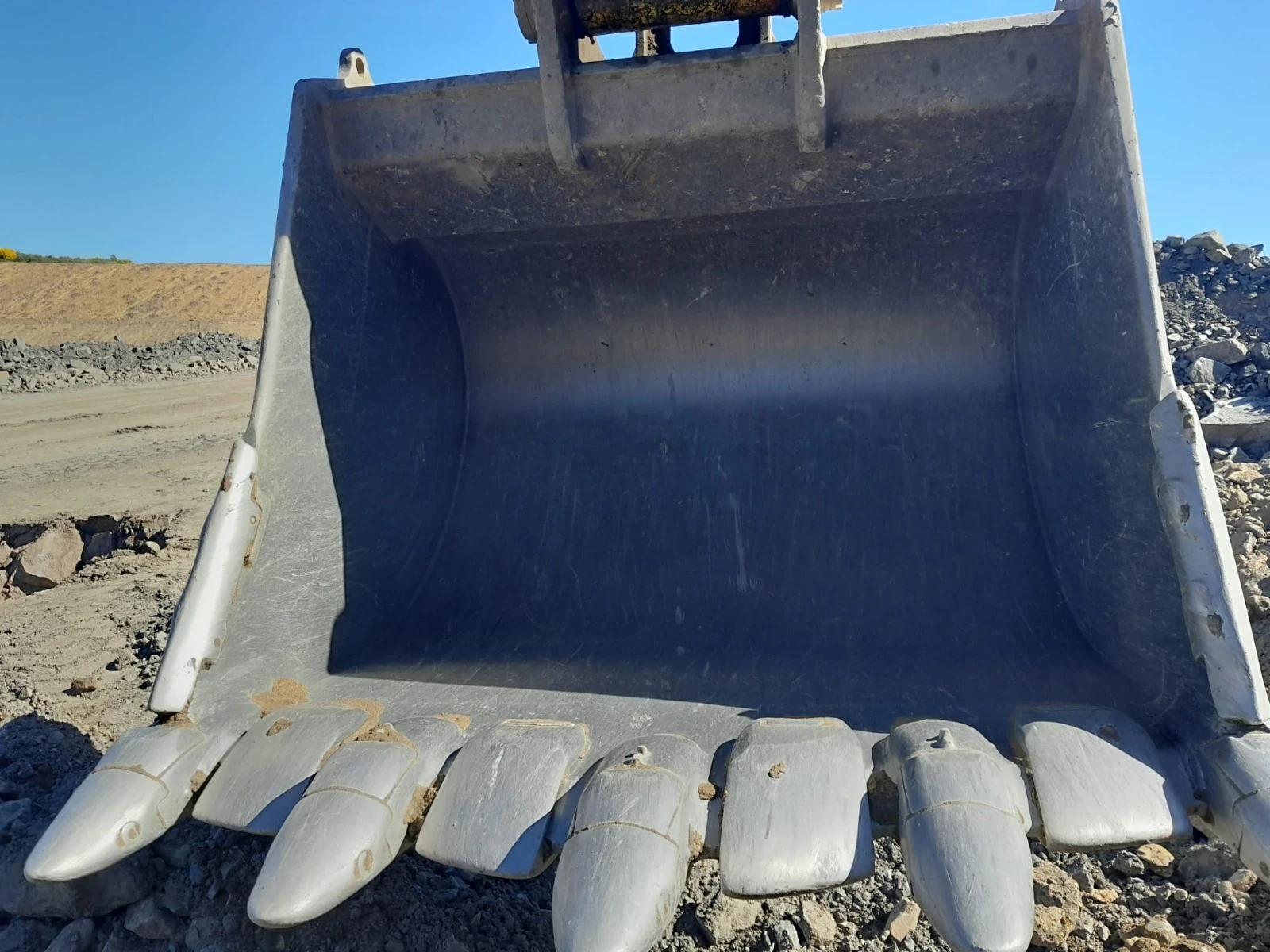 ����� Hitachi EX1200 | Mobile.bg � ����������� 6