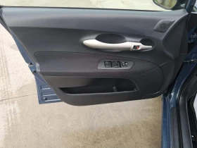 Toyota Auris 2.0 D-4D/126 к.с./НАВИГАЦИЯ/KEYLESS GO, снимка 15