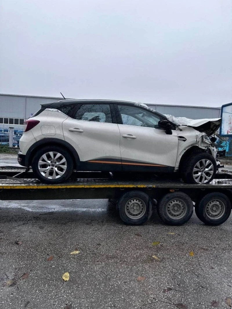 Renault Captur 1.3 i, снимка 2 - Автомобили и джипове - 39947147