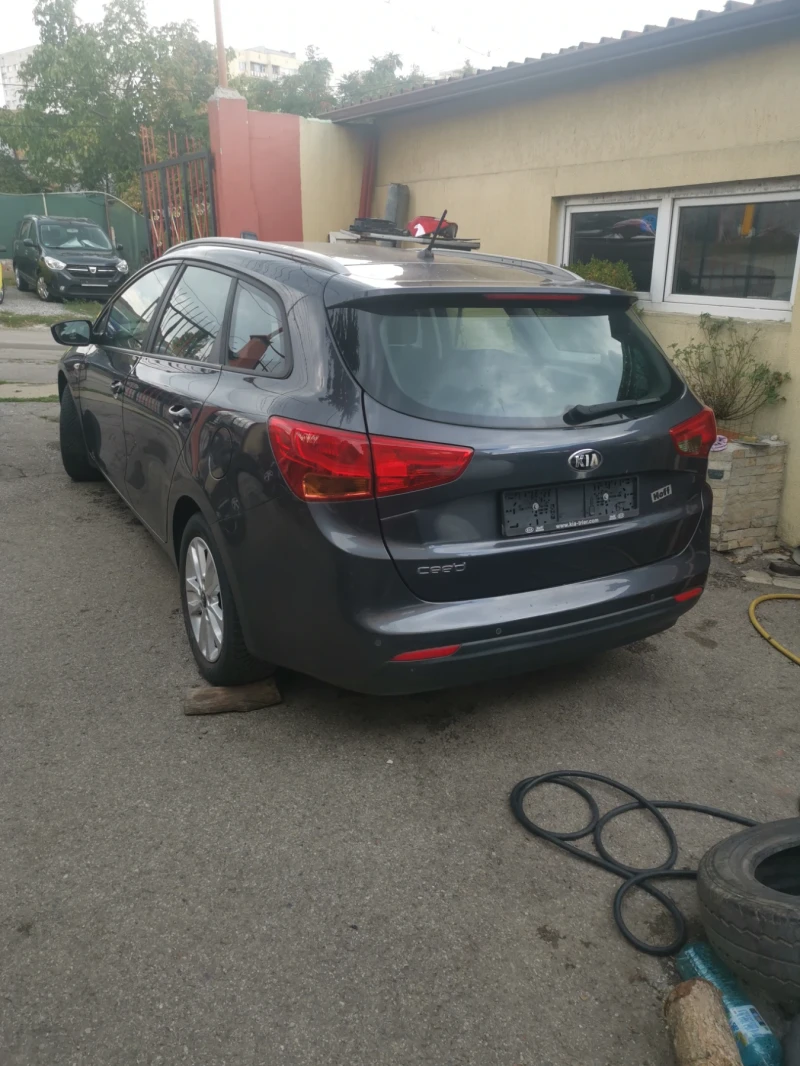 Kia Ceed 1.4 , снимка 3 - Автомобили и джипове - 47065382