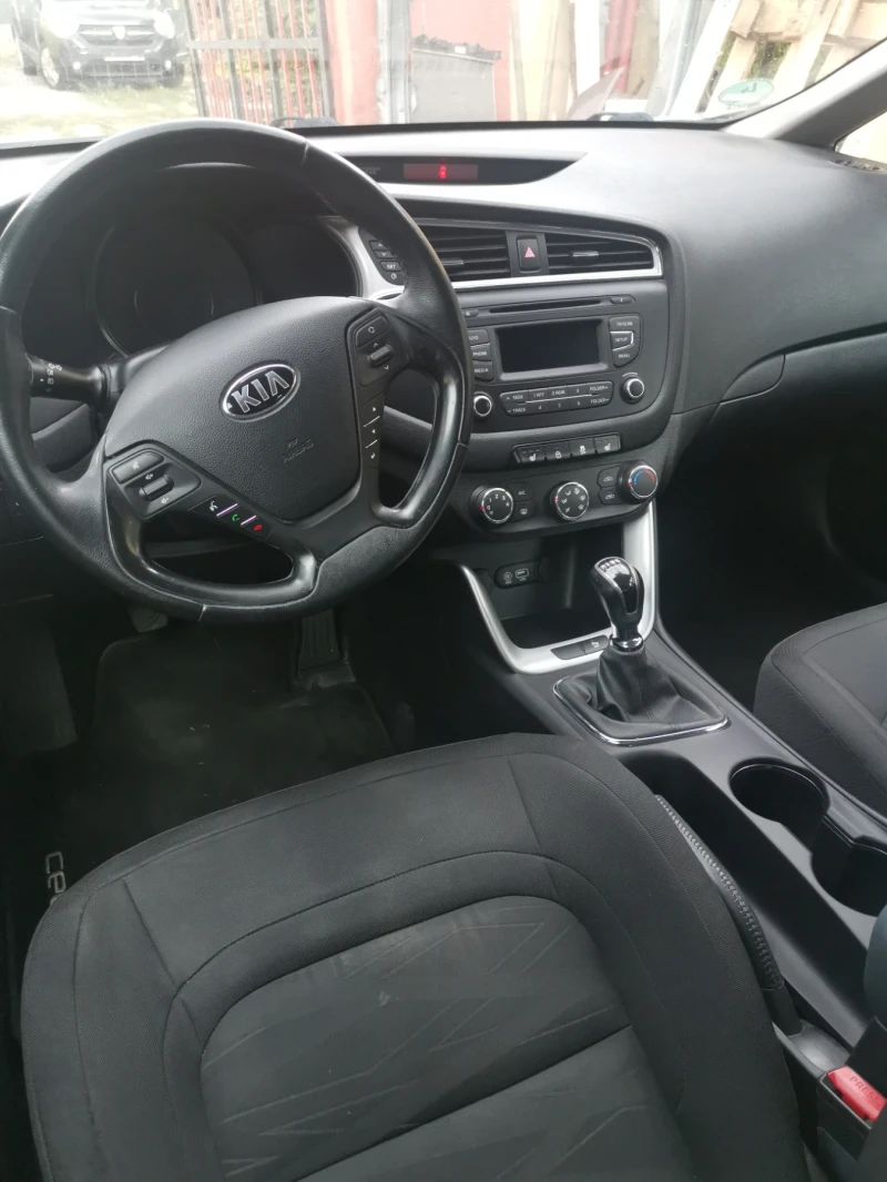 Kia Ceed 1.4 , снимка 7 - Автомобили и джипове - 47065382