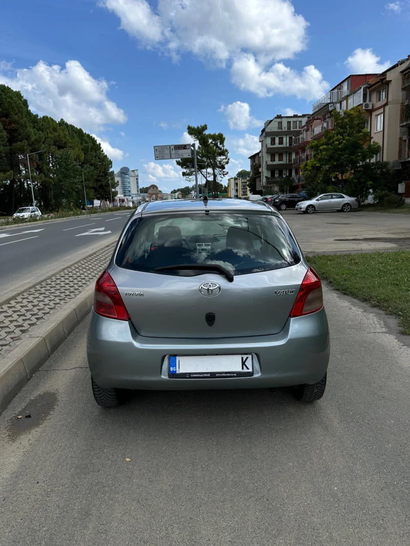 Toyota Yaris 1.3VVT-i, снимка 5 - Автомобили и джипове - 47278530