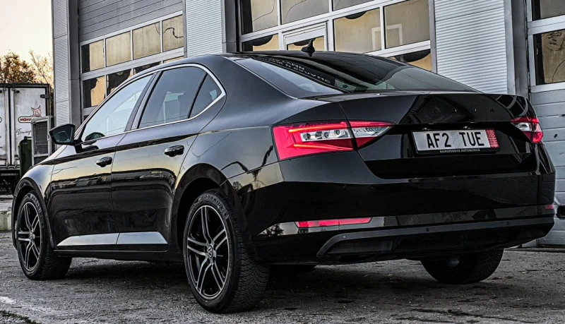 Skoda Superb 2.0 TDI/DSG, снимка 4 - Автомобили и джипове - 49518540